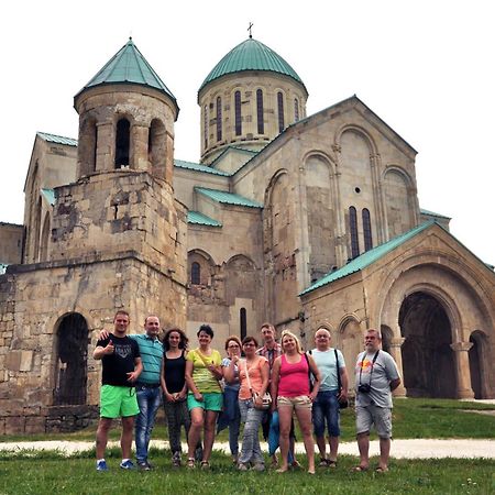 Giorgi'S Homestay 쿠타이시 외부 사진