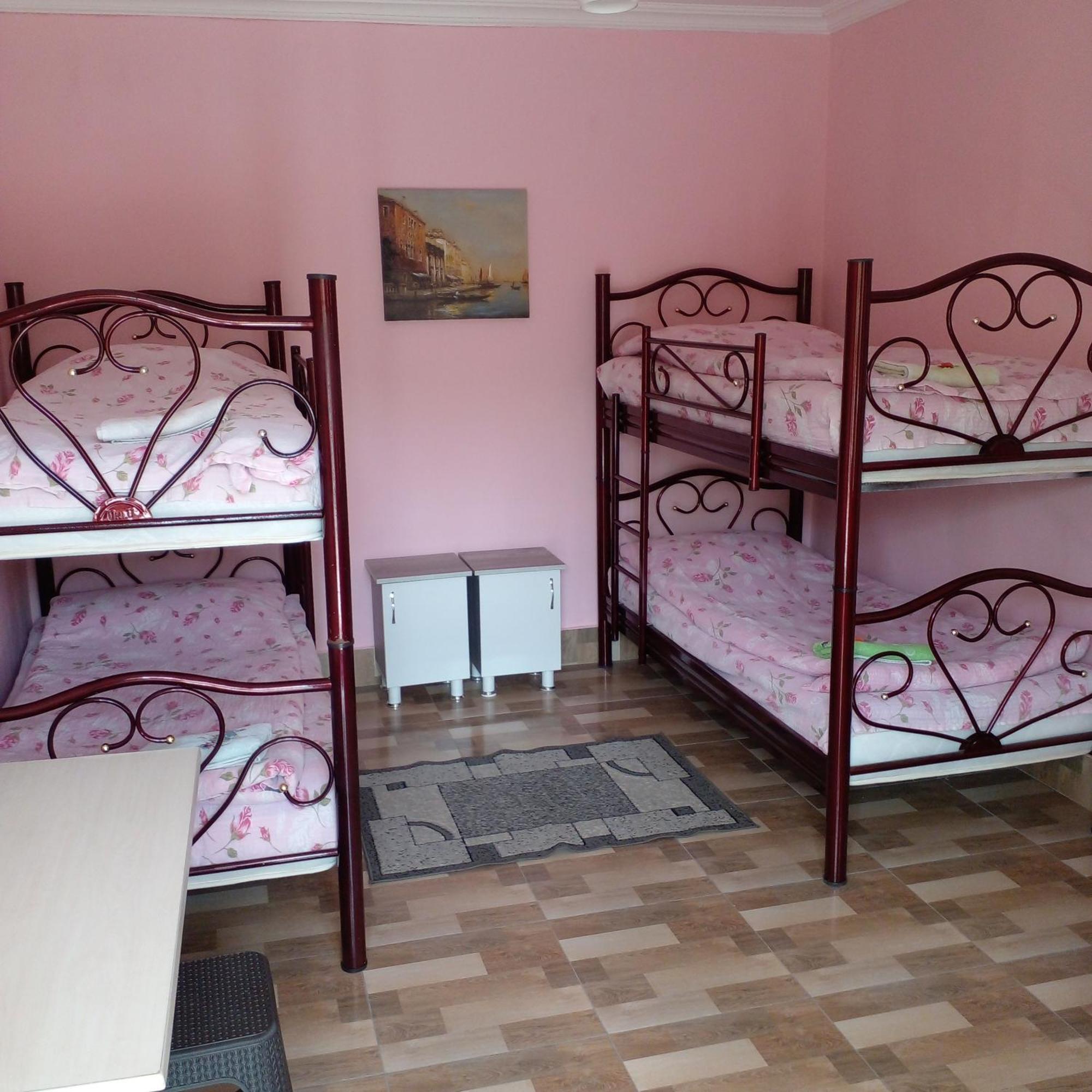 Giorgi'S Homestay 쿠타이시 외부 사진