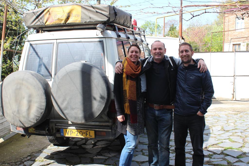 Giorgi'S Homestay 쿠타이시 외부 사진