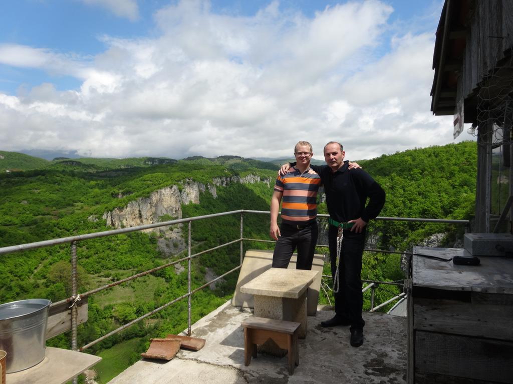 Giorgi'S Homestay 쿠타이시 외부 사진