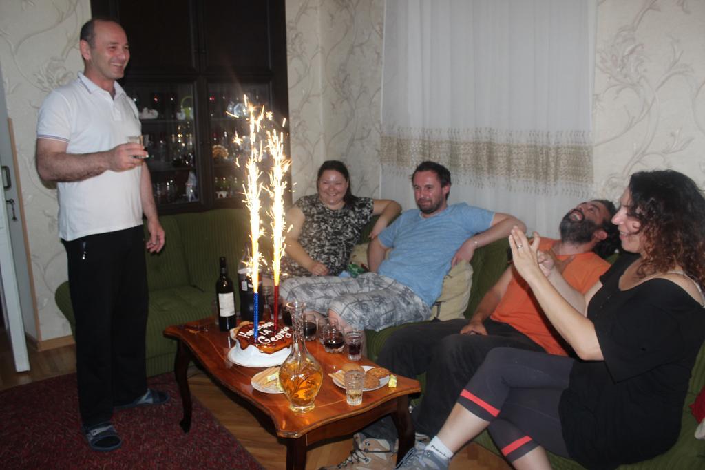 Giorgi'S Homestay 쿠타이시 외부 사진