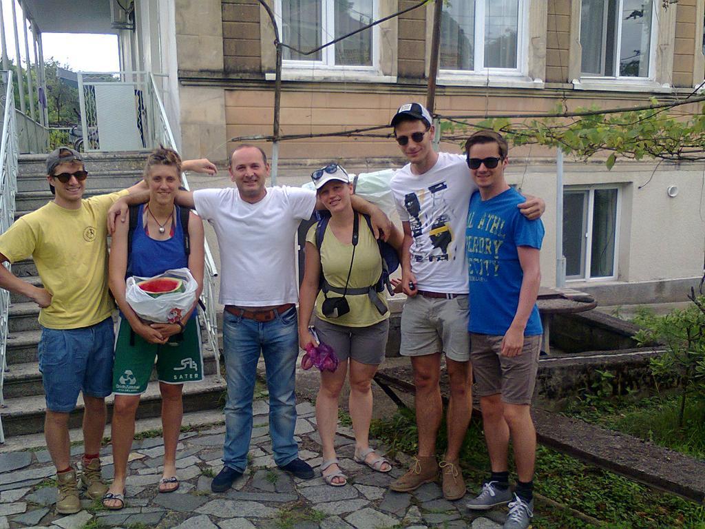 Giorgi'S Homestay 쿠타이시 외부 사진