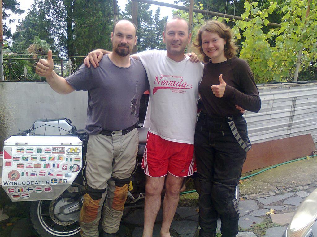 Giorgi'S Homestay 쿠타이시 외부 사진
