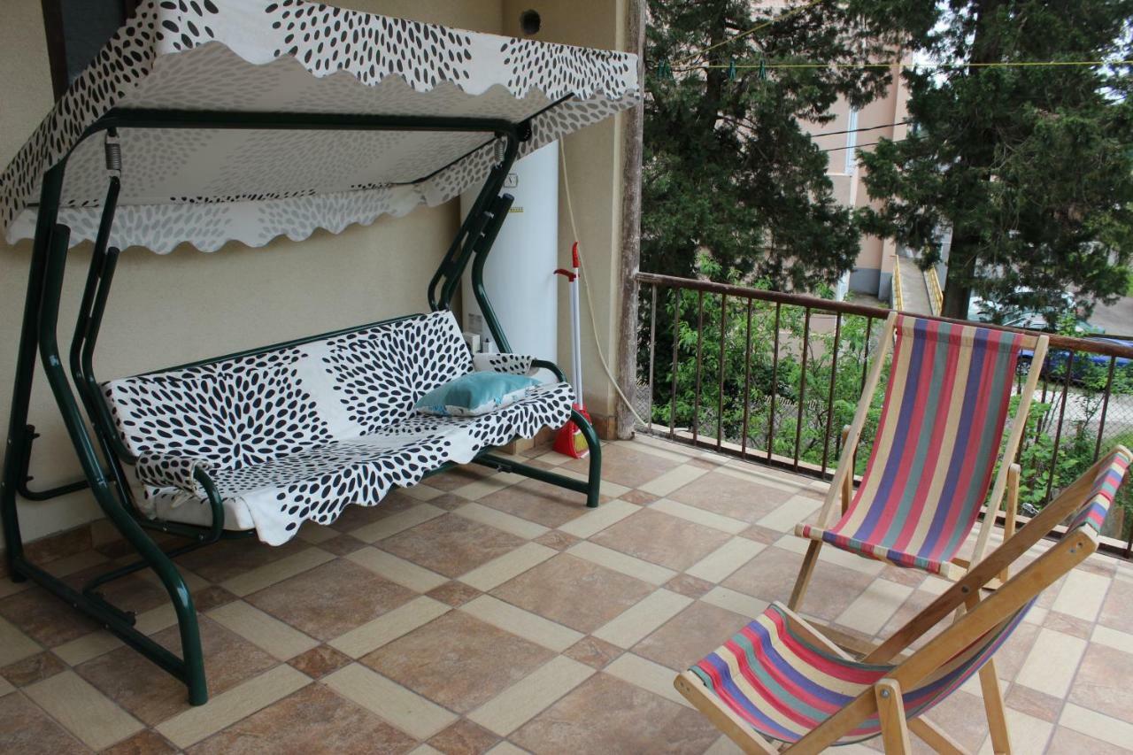 Giorgi'S Homestay 쿠타이시 외부 사진