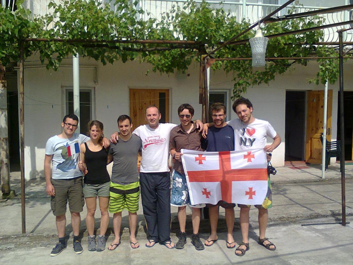Giorgi'S Homestay 쿠타이시 외부 사진